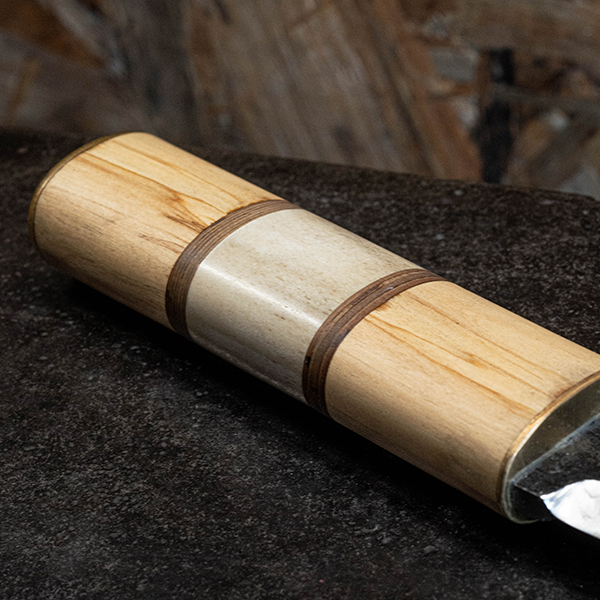 Puukko bouleau et bois de cerf en soie traversante