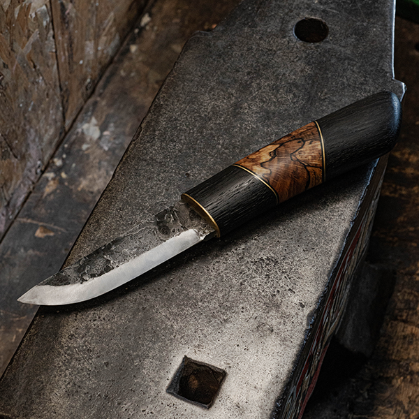 Puukko bois morta et hêtre échauffé en soie cachée