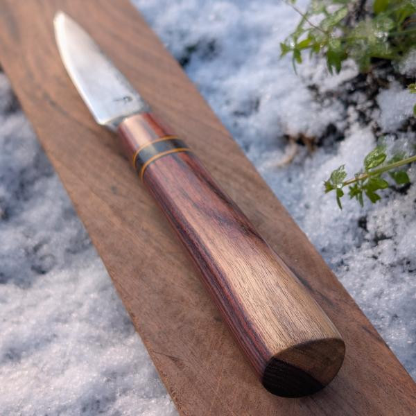 Naalien 115, le puukko en bois de rose